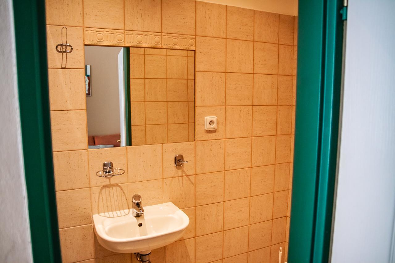 Hotel Sunflower Prag Dış mekan fotoğraf