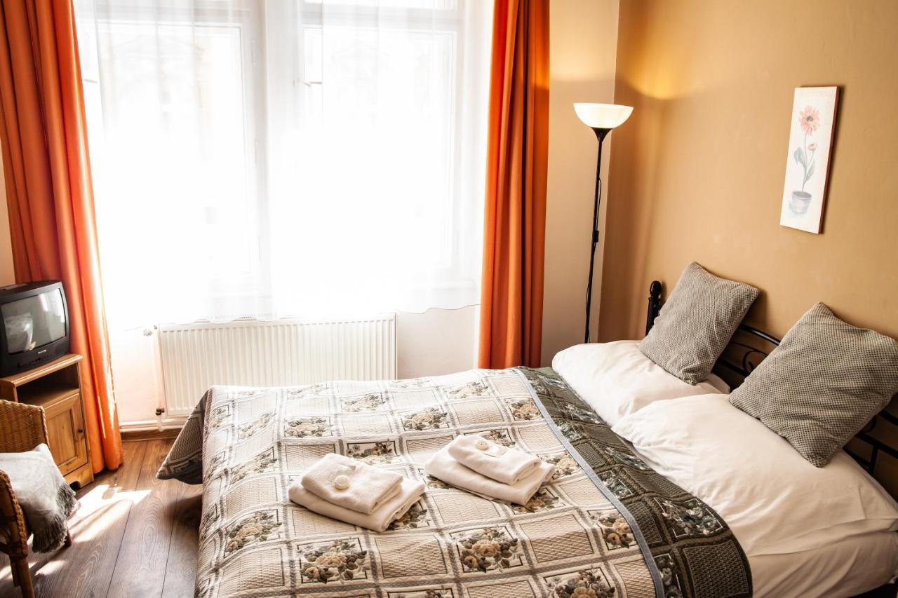Hotel Sunflower Prag Dış mekan fotoğraf