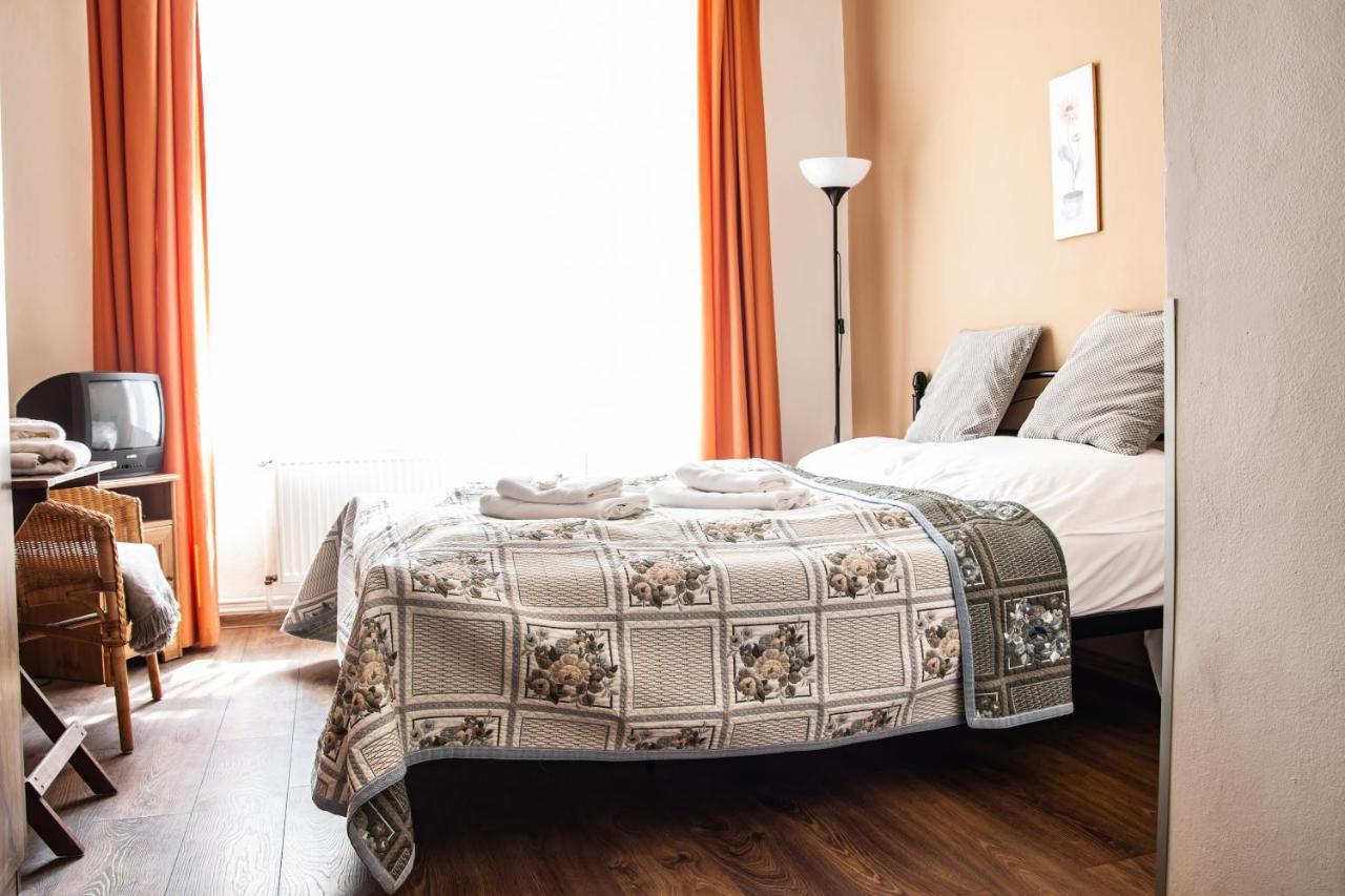 Hotel Sunflower Prag Dış mekan fotoğraf