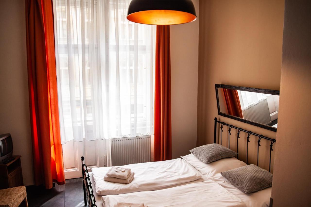 Hotel Sunflower Prag Dış mekan fotoğraf