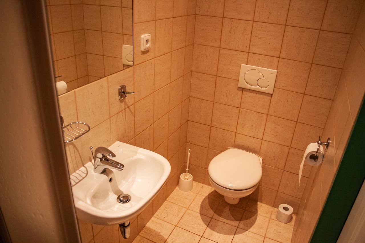 Hotel Sunflower Prag Dış mekan fotoğraf