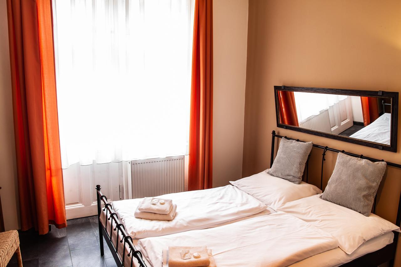 Hotel Sunflower Prag Dış mekan fotoğraf