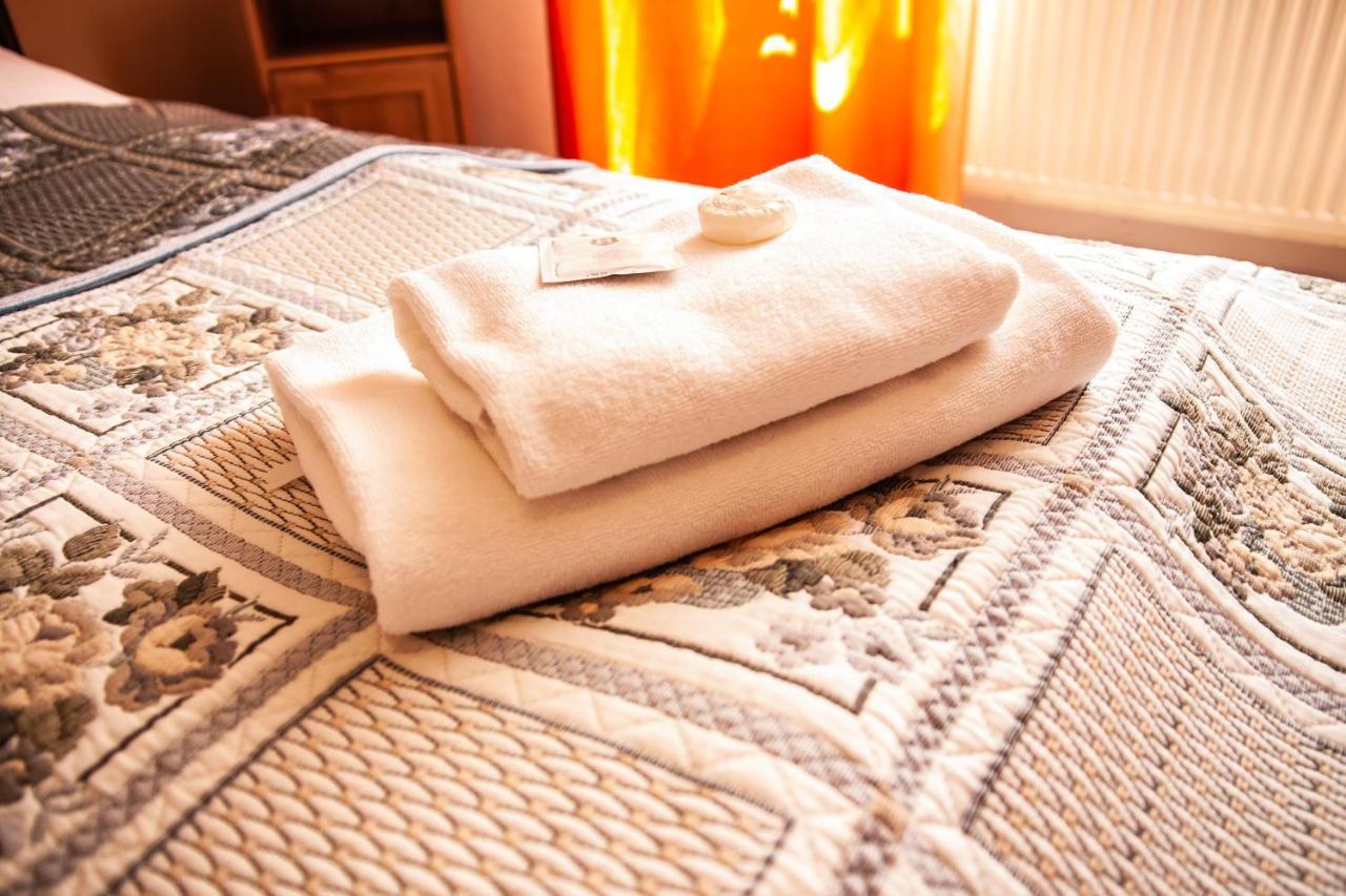 Hotel Sunflower Prag Dış mekan fotoğraf