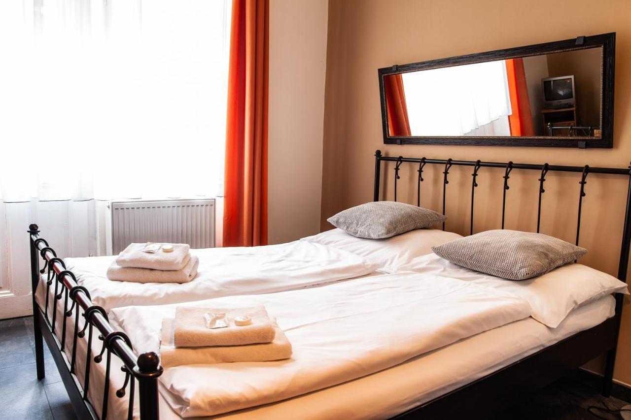 Hotel Sunflower Prag Dış mekan fotoğraf
