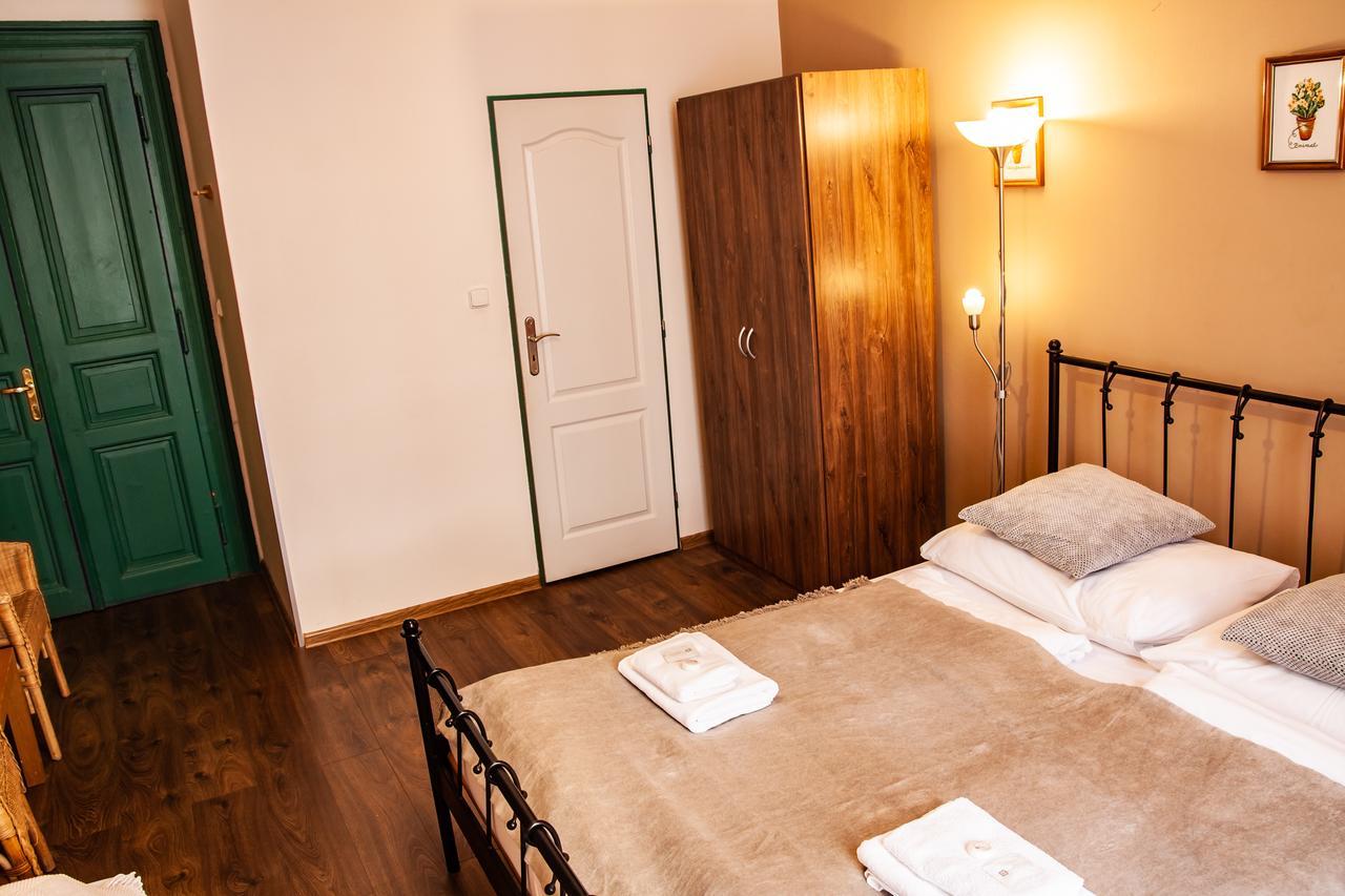 Hotel Sunflower Prag Dış mekan fotoğraf